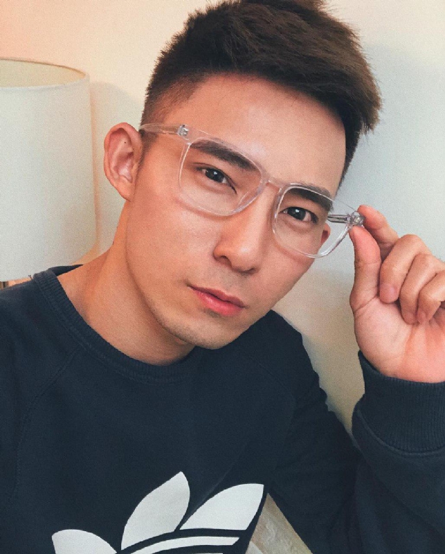 小伟的第一张照片--广州认干亲服务网